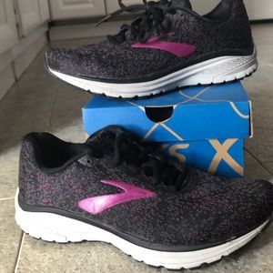 Women’s Brooks shoes